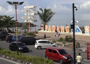 Viral Parkir Pantai Padang, Pengunjung Keluhkan Pungutan Awal