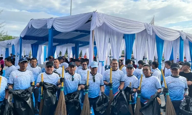 Rekor MURI Aksi Bersih Pantai, Tapi Apa Pantai Padang Lestari?