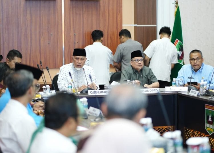 Sumbar Siapkan Strategi Atasi Tambang Ilegal dan Krisis BBM