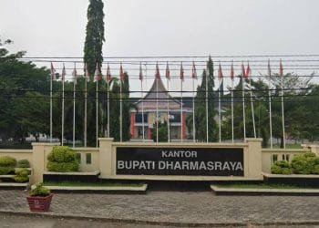 Dharmasraya Masuk 10 Besar Penilaian KI Sumbar — Namun Tantangan Menuju Kabupaten Informatif Belum Padam