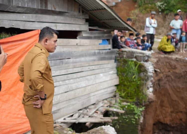 Bupati Solok Turun Lapangan Pantau Jalan Rusak, Tapi Akankah Warga Terganjal Janji Tanpa Bukti?