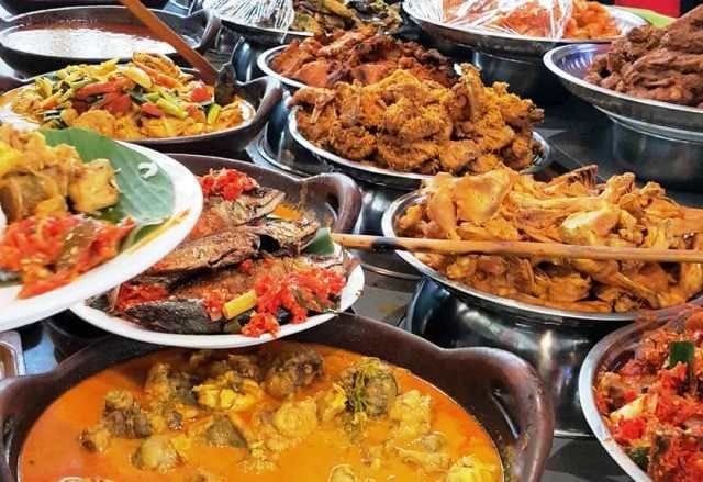 Sejarah Nasi Kapau dan Asal-Usul Nama Los Lambuang