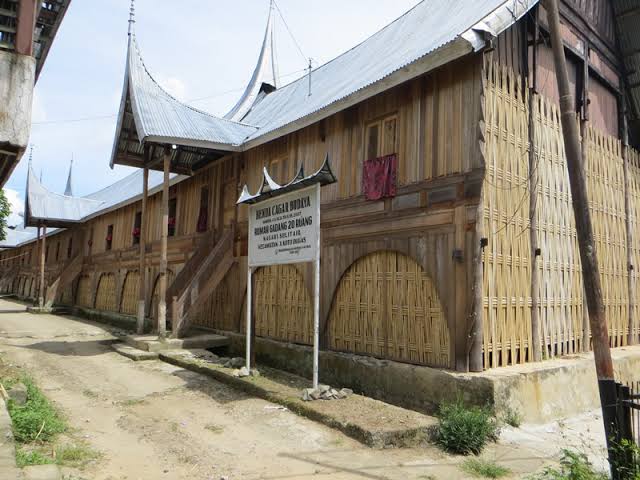 Rumah Gadang 20 Ruang Sulit Air: Jejak Sejarah, Simbol Persatuan, dan Permata Wisata Budaya Solok.