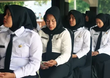 Alih Status Honorer ke PPPK Paruh Waktu: Gaji Lebih Layak, Kepastian Masih Tertunda