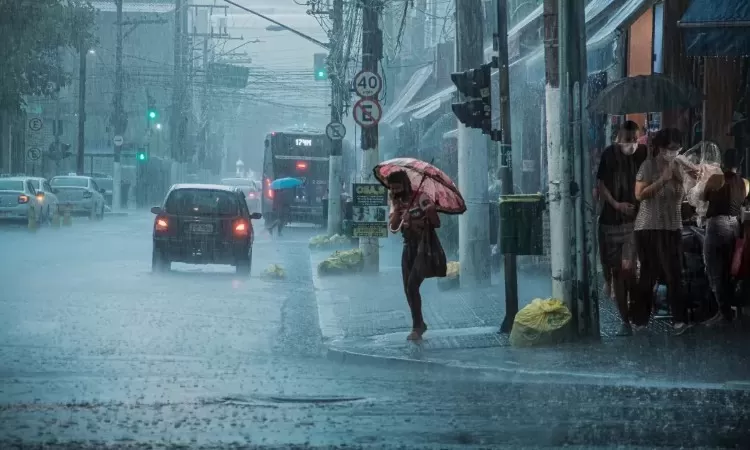 BMKG Peringatkan Cuaca Ekstrem di Sumatera Barat 22–27 November