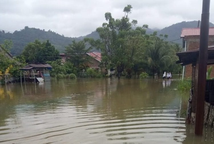 Banjir Besar Rendam Bumi Kasai Permai Padang Pariaman