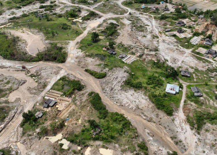 Menteri LH Segel Tambang di Sumbar Usai Banjir Besar