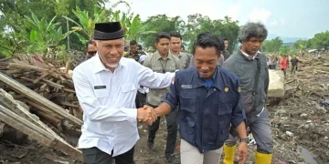 Gubernur Sumbar Batalkan Resepsi Pernikahan Tiga Anaknya Karena Bencana