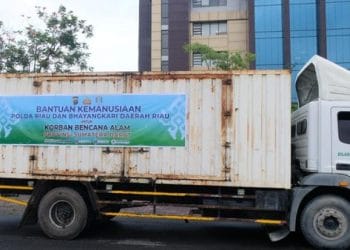 Polda Riau Kirim Kontainer Pendingin Jenazah untuk Korban Bencana di Agam