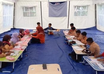 Pasca Bencana, Pembelajaran 100% di Sumbar: Klaim Pemerintah, Realita di Ruang Kelas Masih Dipertanyakan